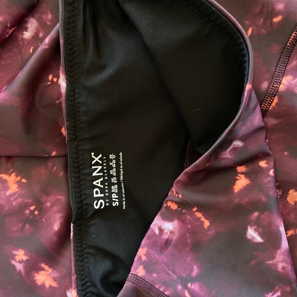 SPANX Booty Boost Active Print 7/8 Legging in Wine/Orange Tie-Dye Size Small - Picture 13 of 15